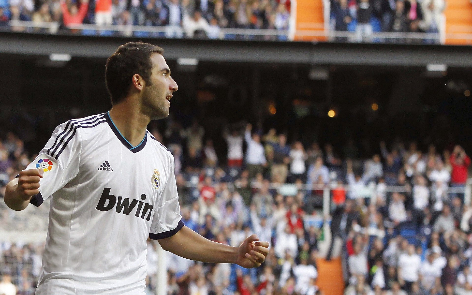 _全场爆炸！一夜之间多项纪录被刷新！_，昨天夜里爆炸